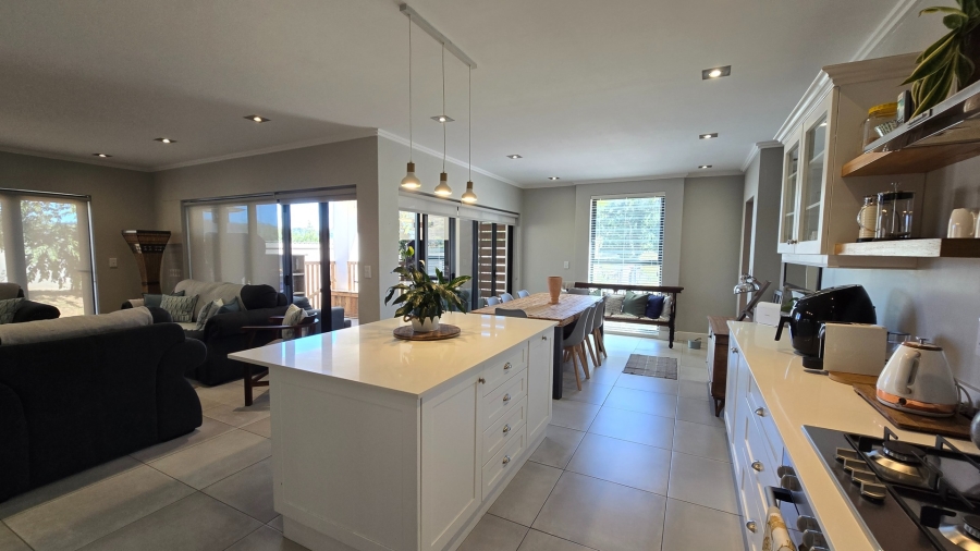 3 Bedroom Property for Sale in La Roche Western Cape